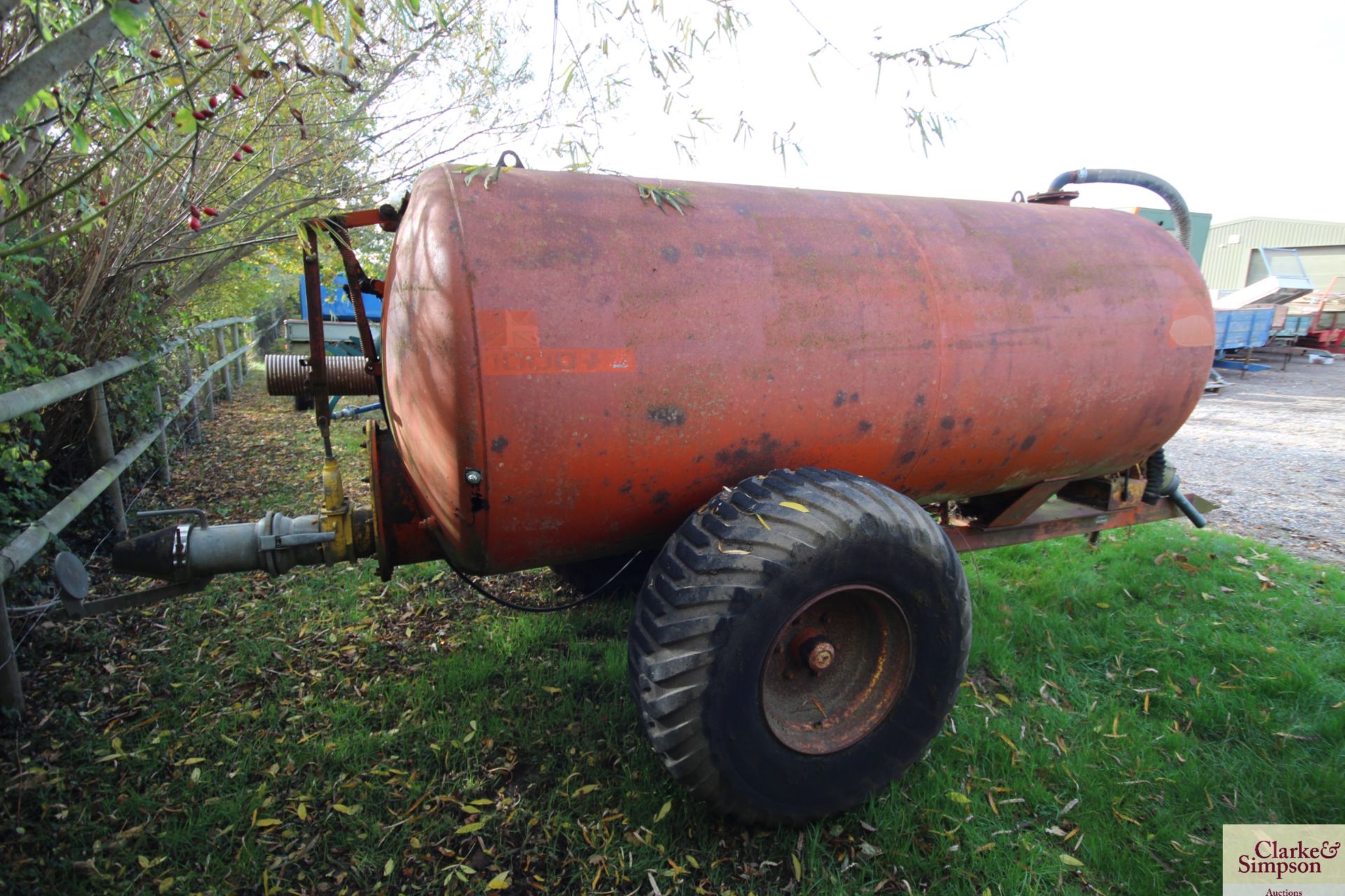 Colman single axle slurry tanker. With PTO pump. V - Image 4 of 12