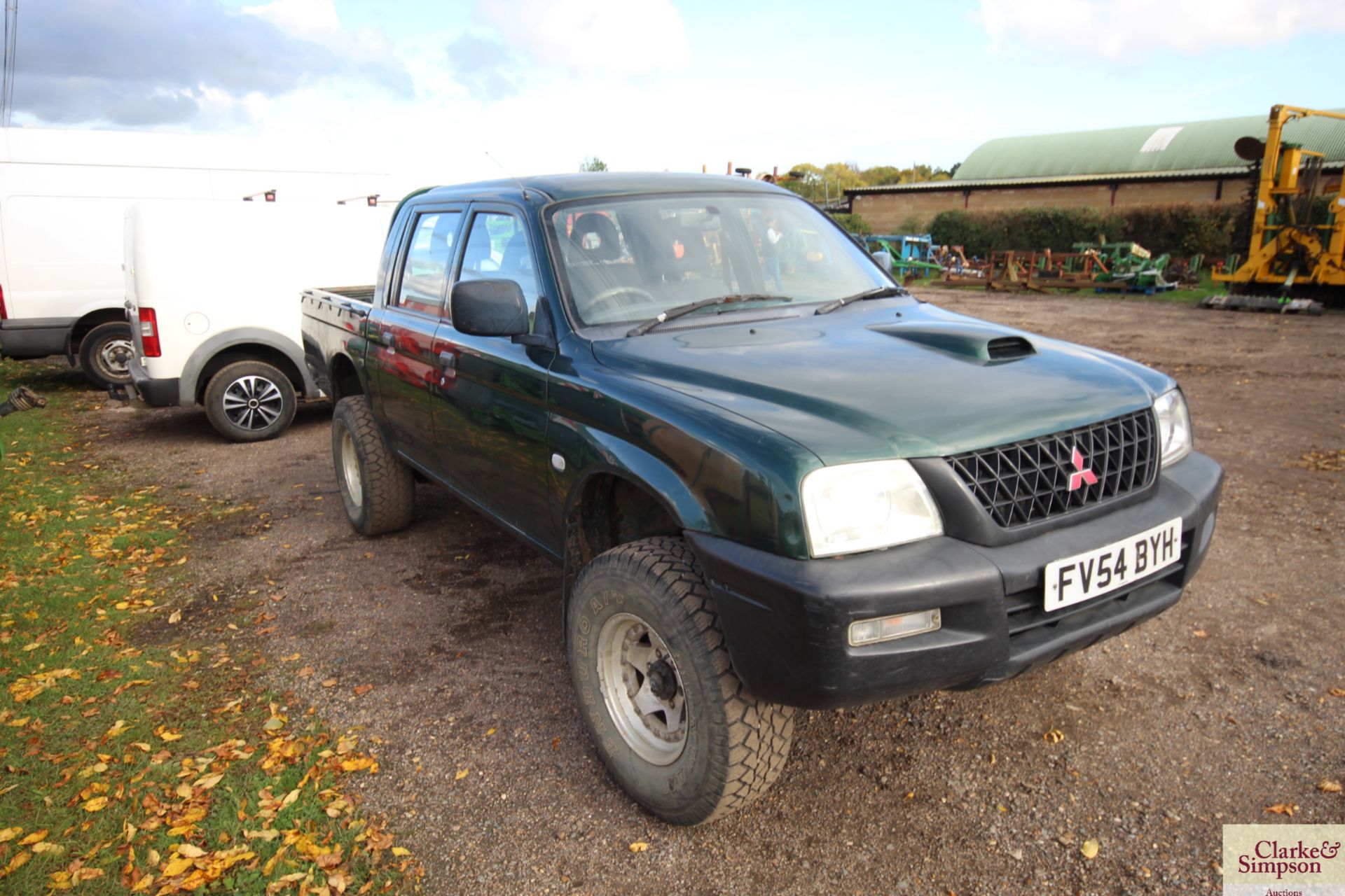 Mitsubishi L200 double-cab pick-up. Registration FV54 BYH. Date of first registration 30/12/2004. - Image 4 of 36