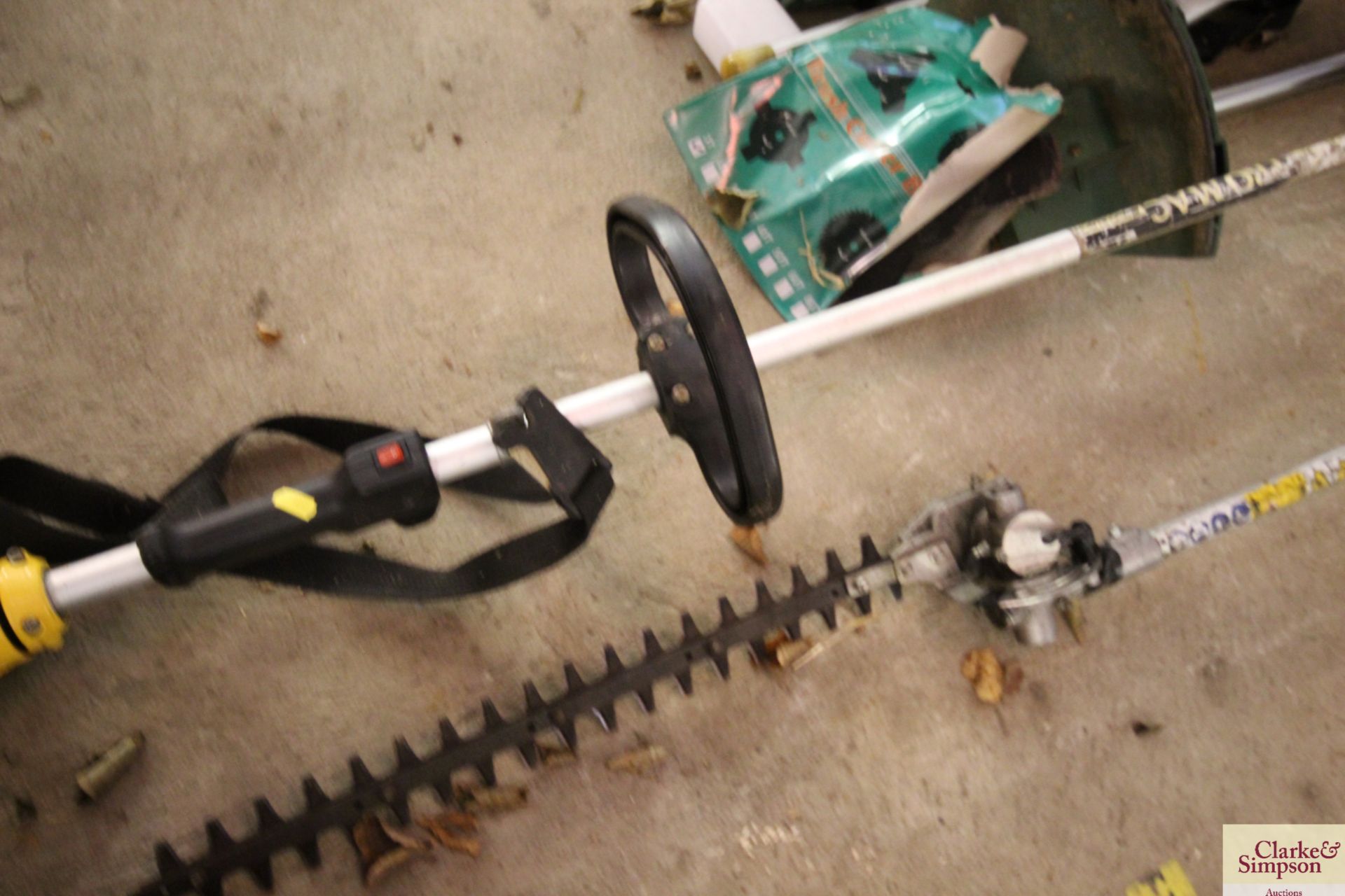 McCulloch Pro Mac strimmer. - Image 3 of 4