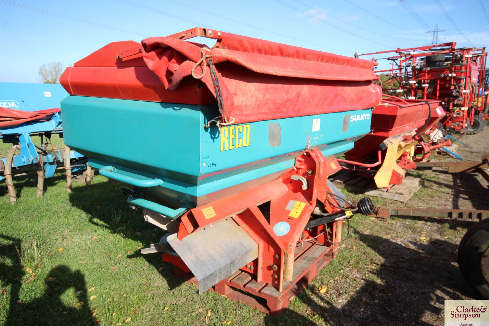 Reco Sulky X36 24m twin disc fertiliser spreader. 2008. Serial number BD0129. With hopper - Image 4 of 14