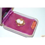 A 9ct gold Italian cameo brooch, 3.9g