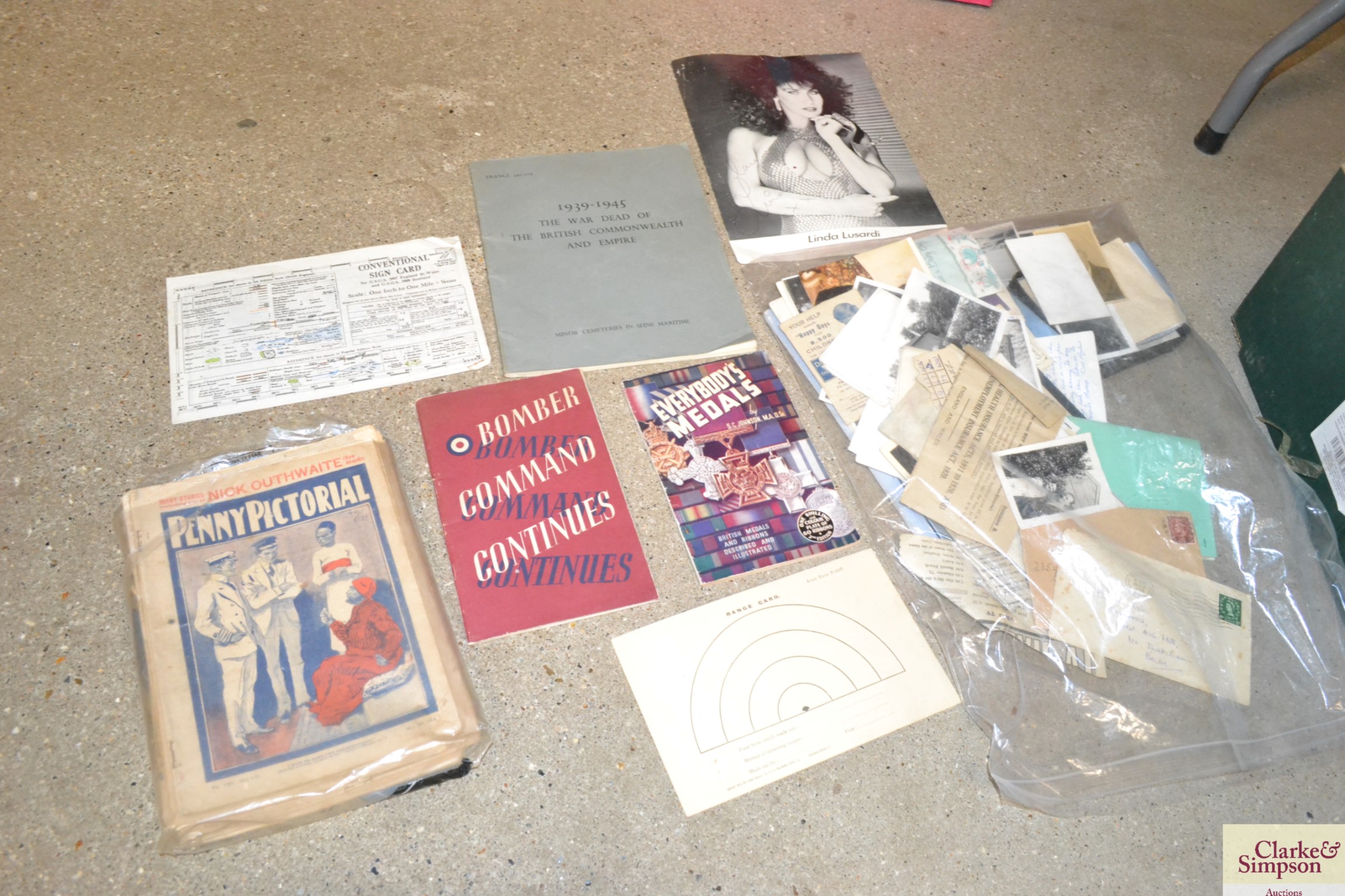 Two boxes of miscellaneous ephemera, mostly milita - Bild 2 aus 2