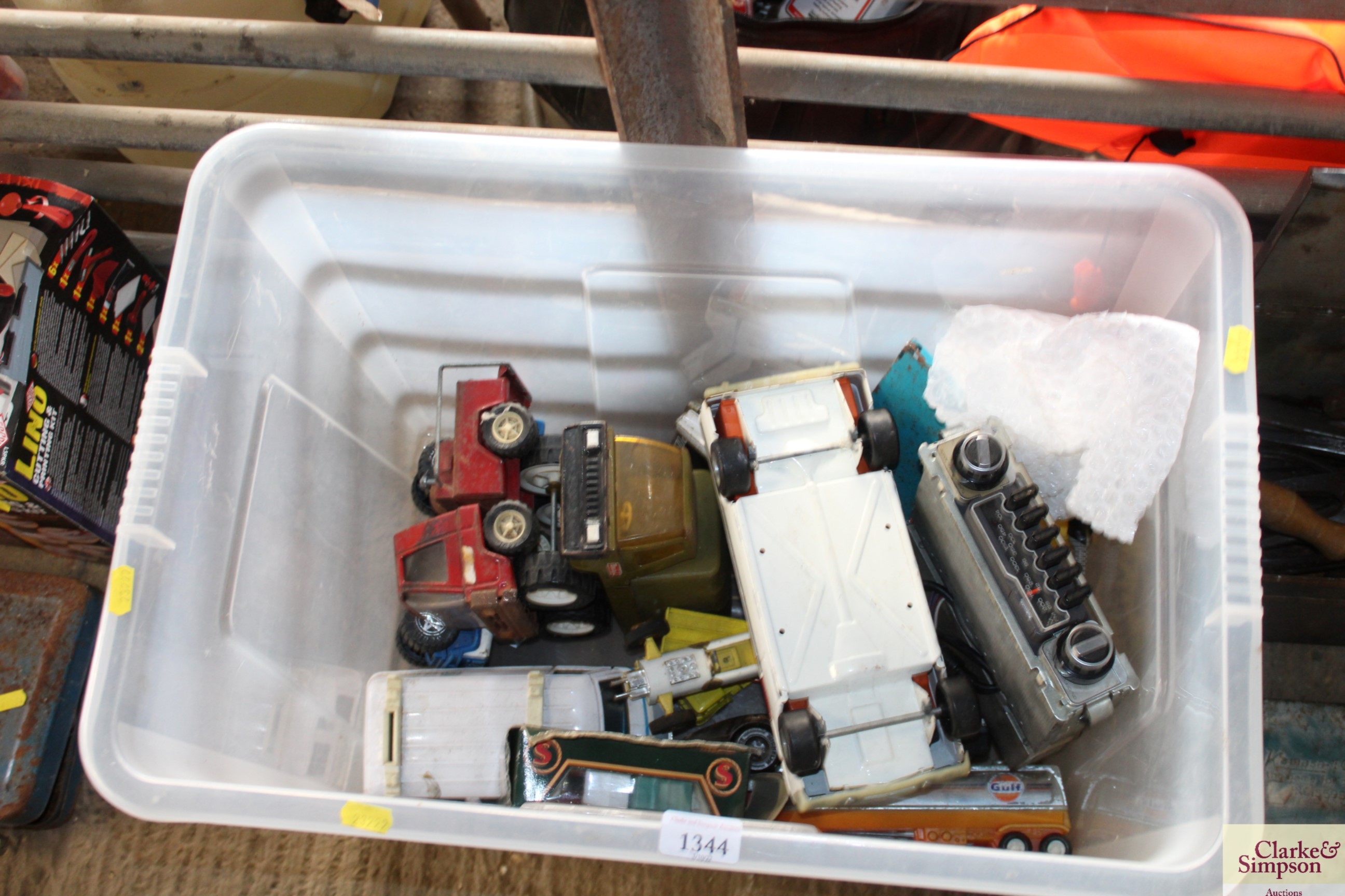 A box containing various toy cars etc. - Bild 2 aus 2