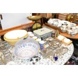 A large quantity of various kitchenalia to include