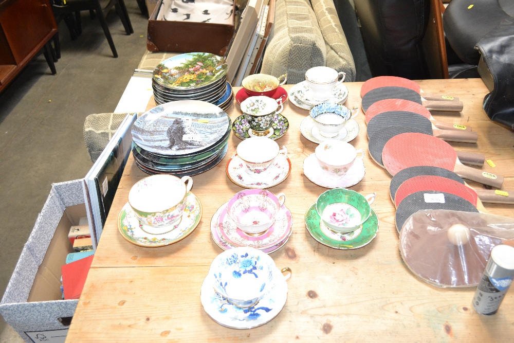 A quantity of various collectors plates and decora