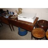 A 19th Century mahogany drop leaf Pembroke table r