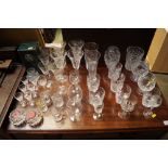 A collection table glassware, mainly drinking glas