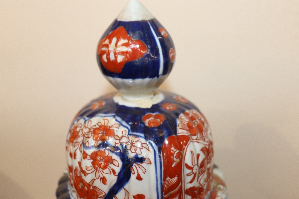 An Imari fan shaped dish, 27cm; and an Imari vase and cover, 34cm high (2) - Image 5 of 12