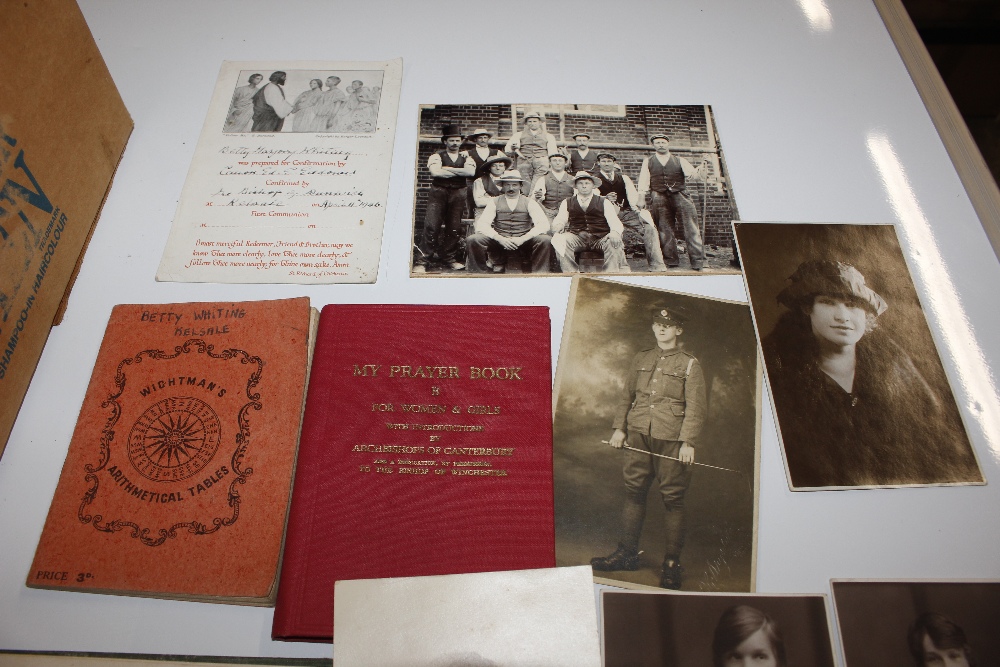A collection of various ephemera - Image 3 of 10