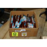 Twenty five assorted paint brushes (52)