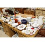 A large quantity of various sundry china to includ