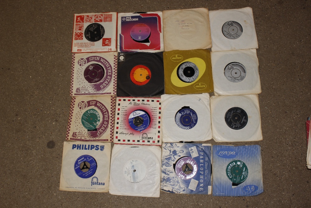 A box of 45rpm records - Image 4 of 4