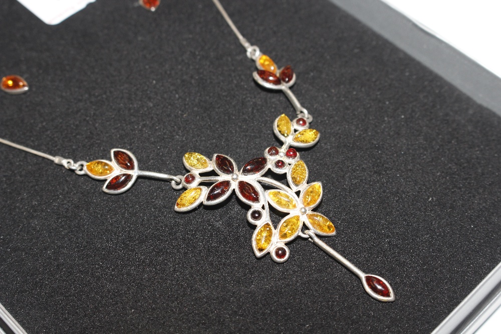 A Sterling silver and amber set necklace with simi - Image 2 of 2