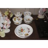 A quantity of Royal Worcester "Evesham" pattern di