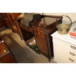 A Victorian mahogany sideboard fitted five drawers