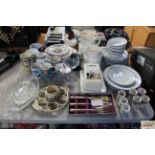 A collection of decorative glass and china to incl