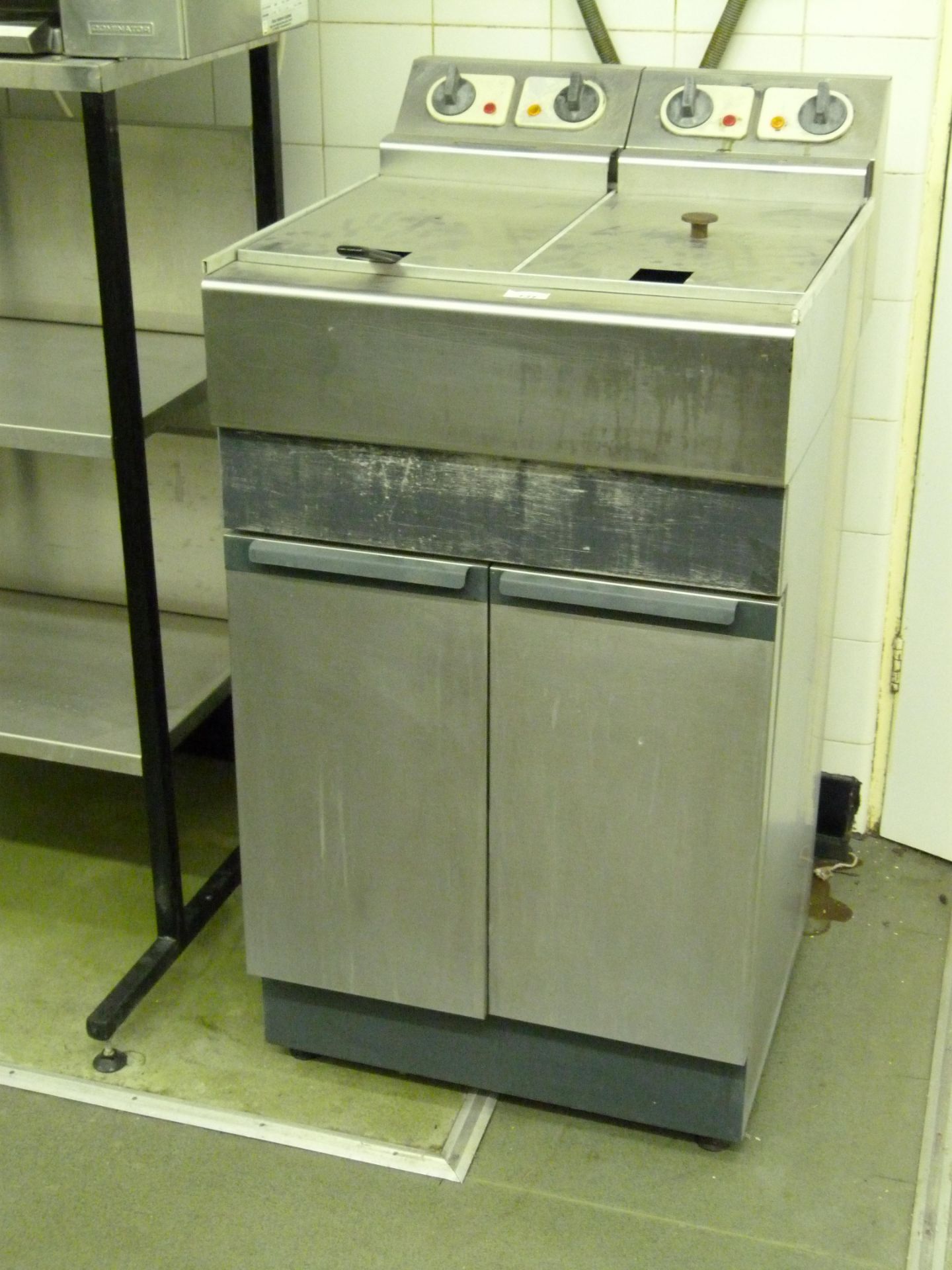 Lincat double basket deep fat fryer 240v