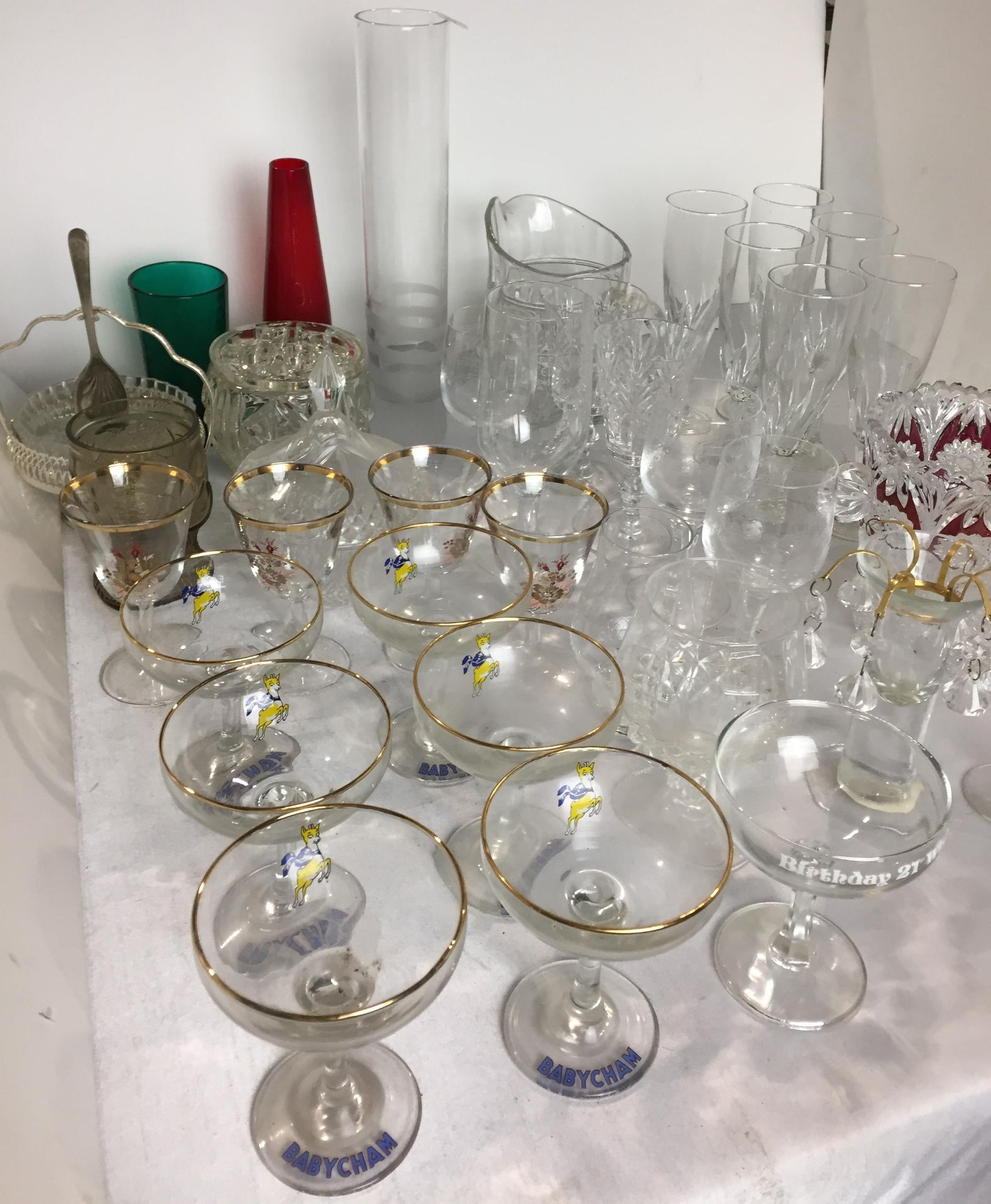 30+ pieces of glass including set of 6 Babycham glasses, cut glass cranberry trimmed ice bucket, - Image 3 of 3