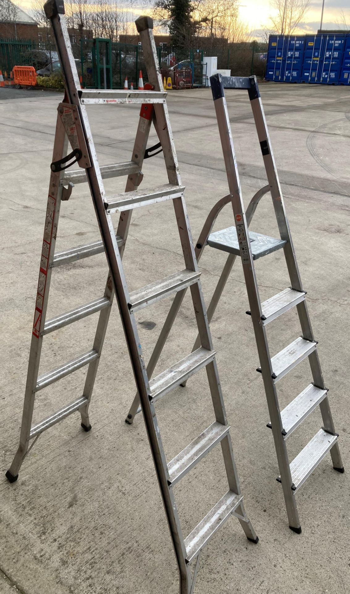 Aluminium 3-way safety ladder and a Hailo hobbystep 8925 4 rung step ladder