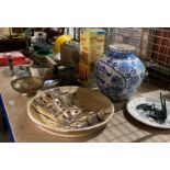 Remaining contents to rack - blue and white oriental patterned vase, ECR portable radio,