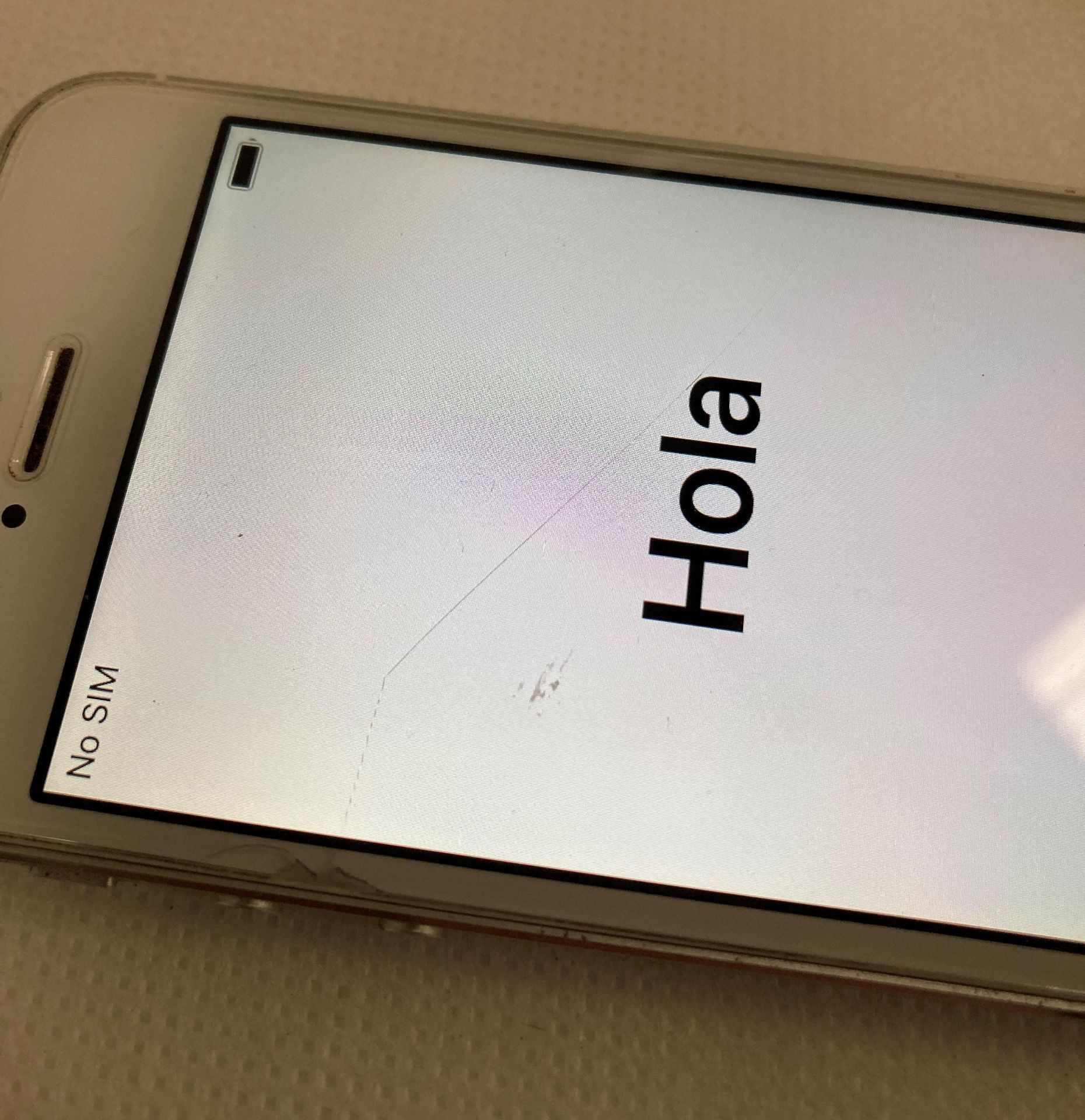 iPhone 5S model A1457 - white and silver - chip and crack to outer screen only - including case - - Image 3 of 3