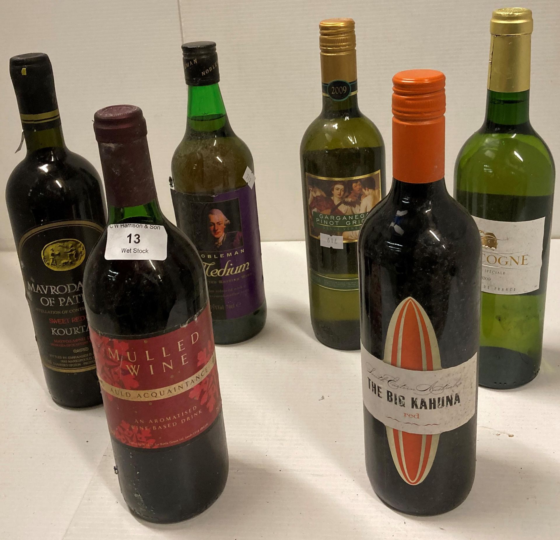 6 x assorted bottles of wine - Carganega Pinot Grigio, mulled wine, The Big Kahuna red,