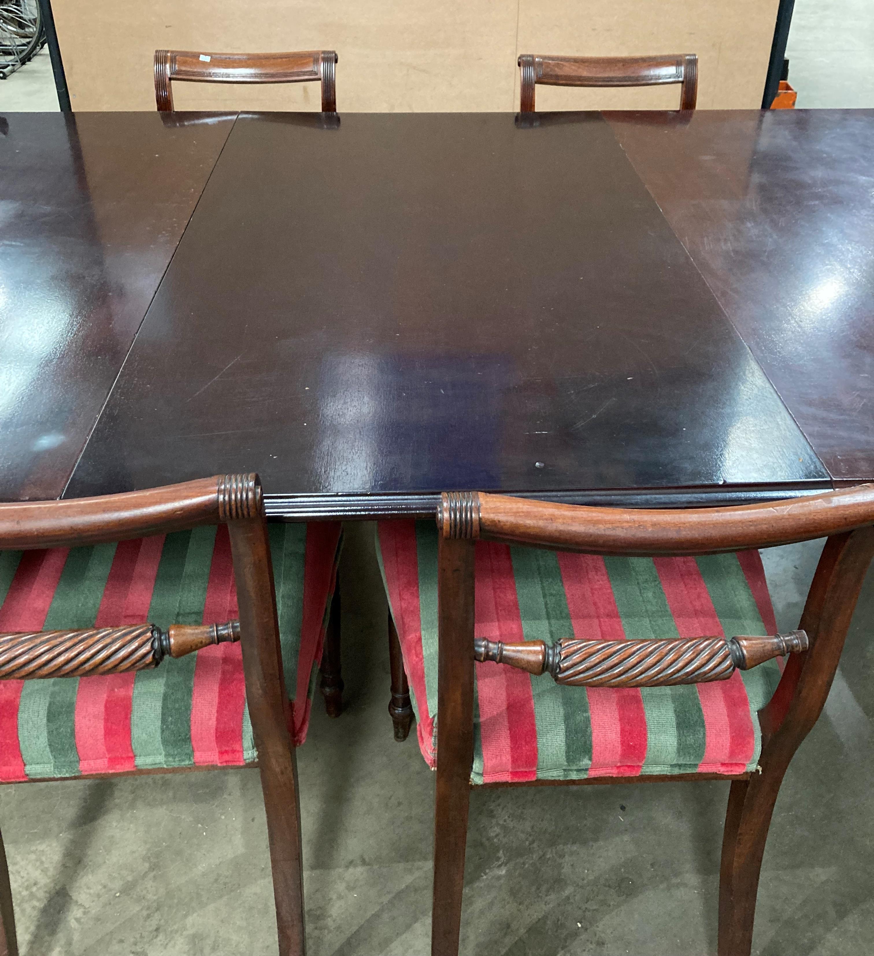 A Victorian mahogany extending dining table with two extra leaves on turned shaped legs - Image 10 of 14