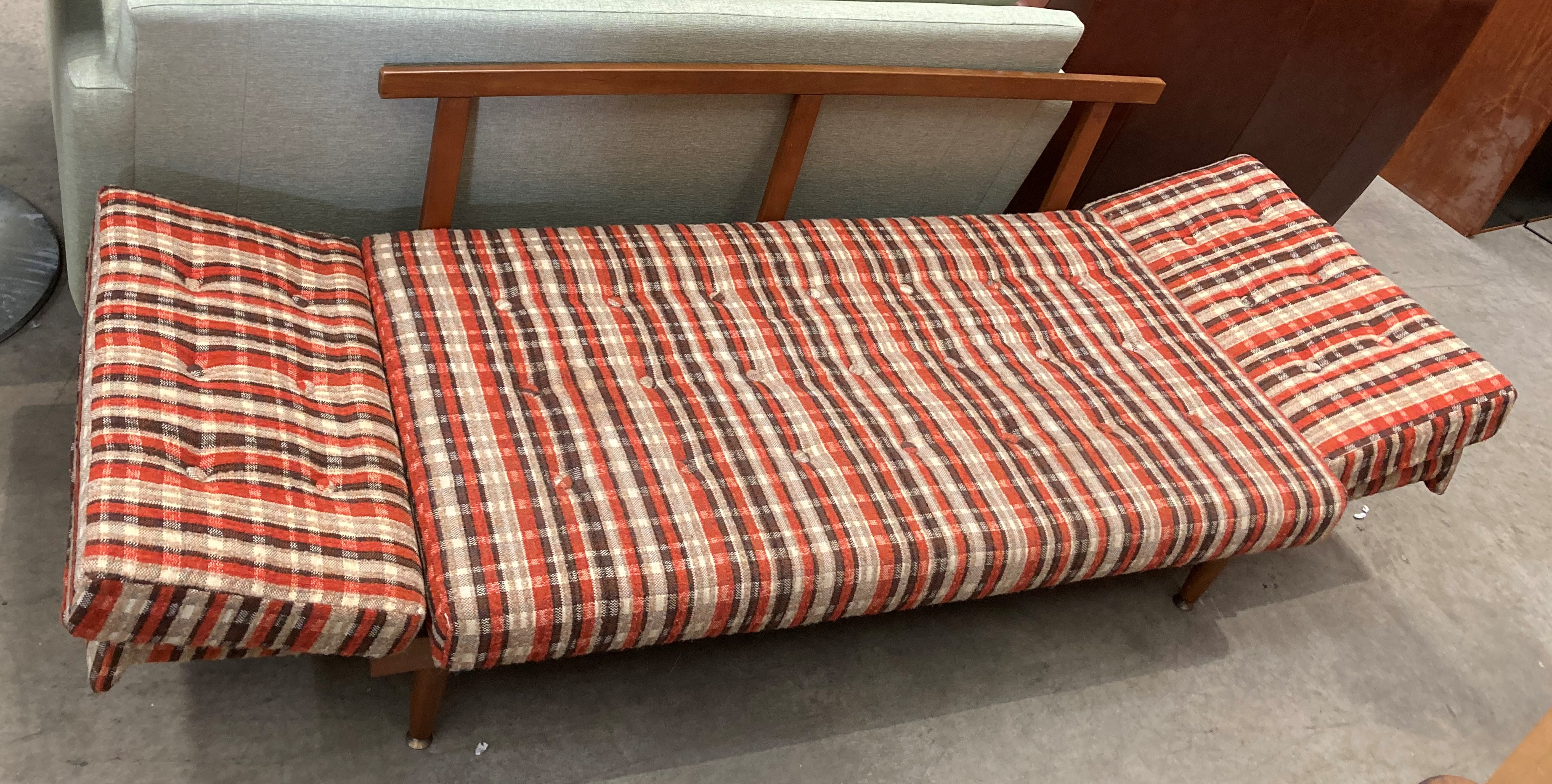 A mid Twentieth Century teak framed bed settee with brown/red and ivory patterned upholstery - - Image 3 of 4