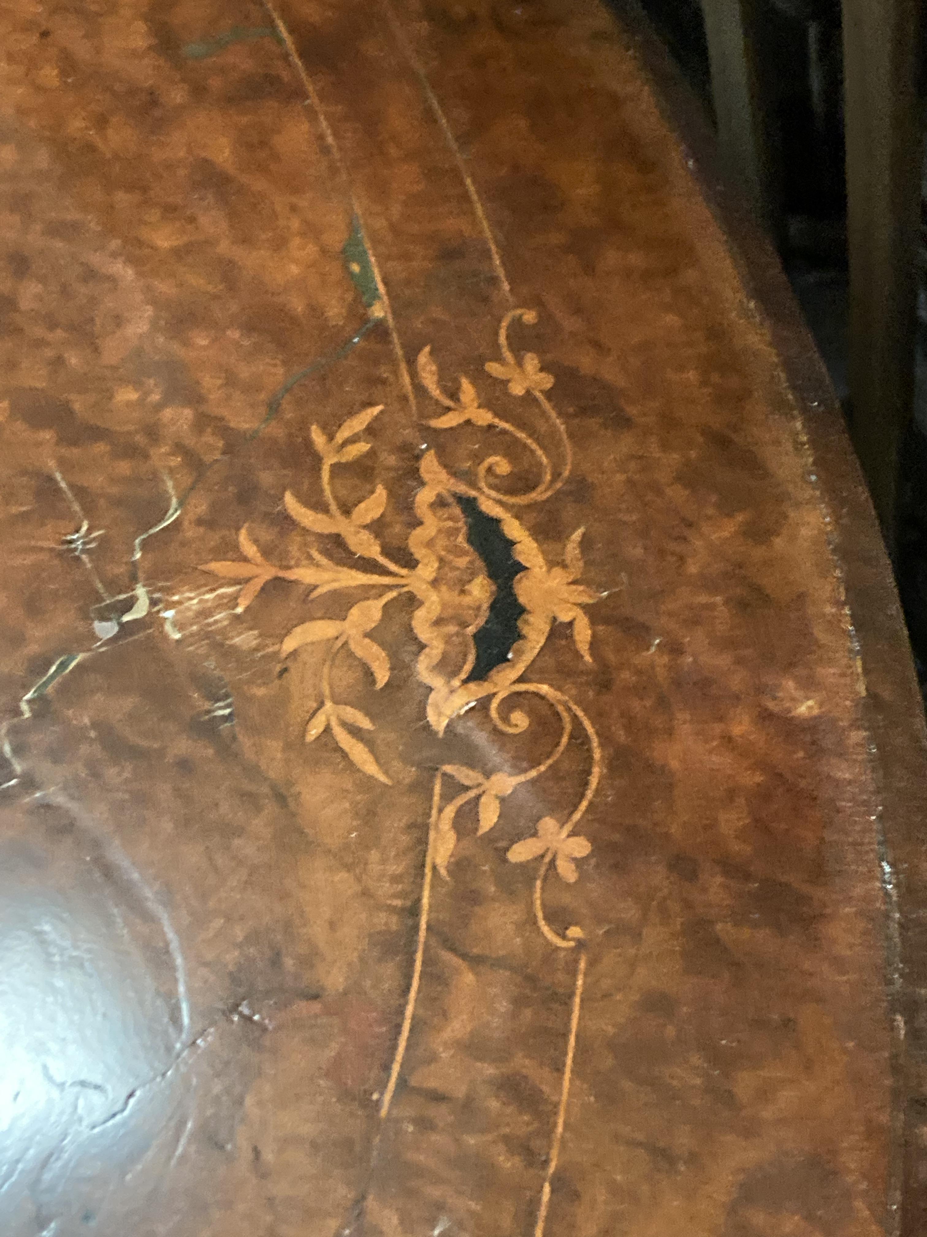 A Victorian walnut tilt top oval loo table with incised decoration to top 85cm x 120cm - Image 5 of 7