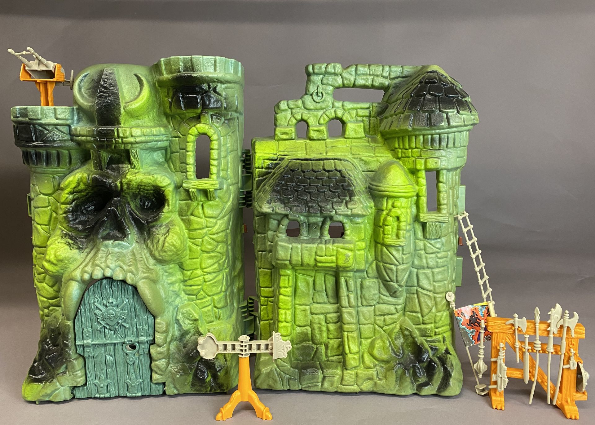 CASTLE GRAYSKULL - Vintage Masters of the Universe Playset (MOTU) - Complete with all accessories