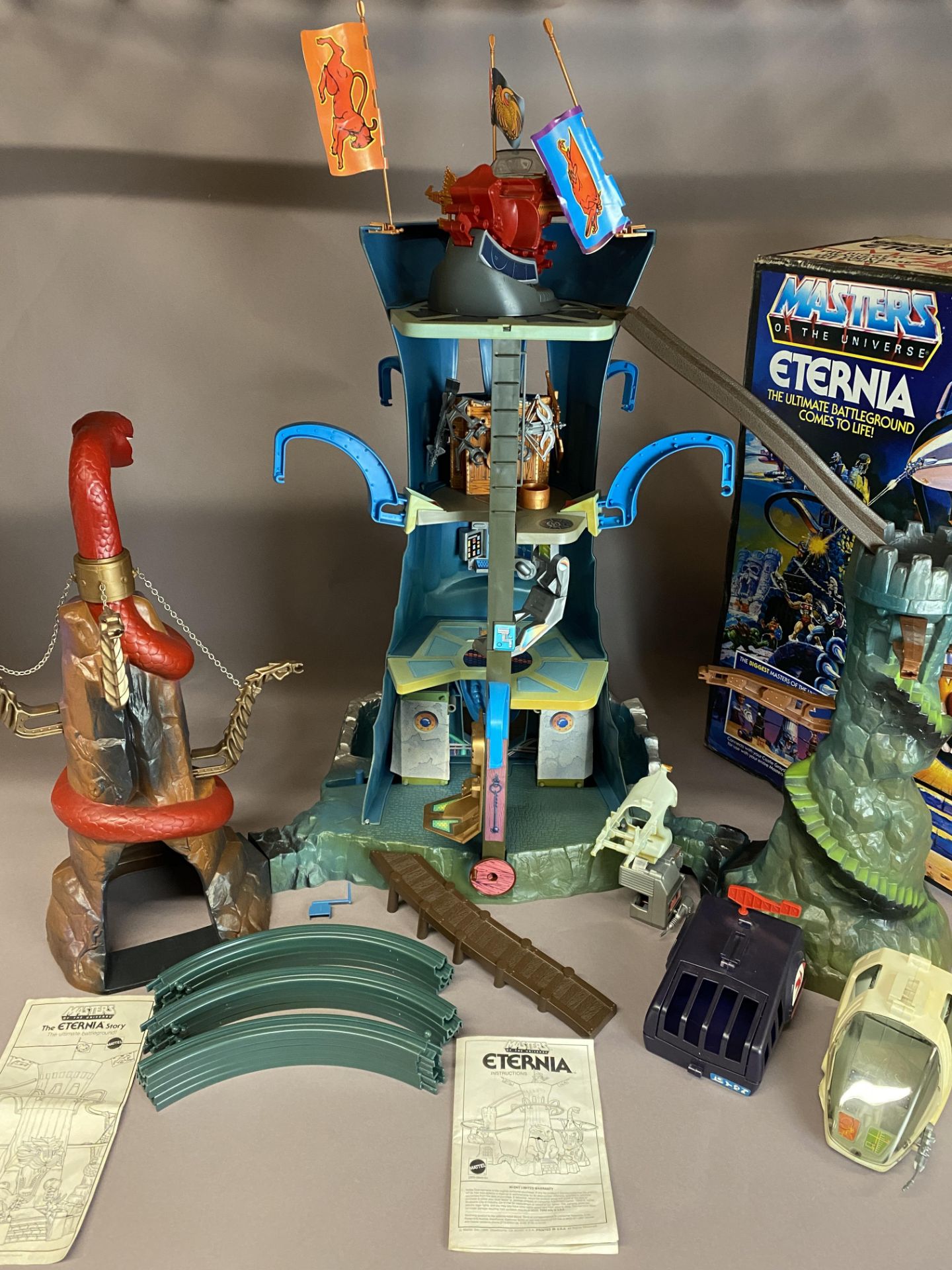 ETERNIA - Vintage Masters of the Universe Playset and Original Box (MOTU) - Appears to be complete - Image 81 of 125