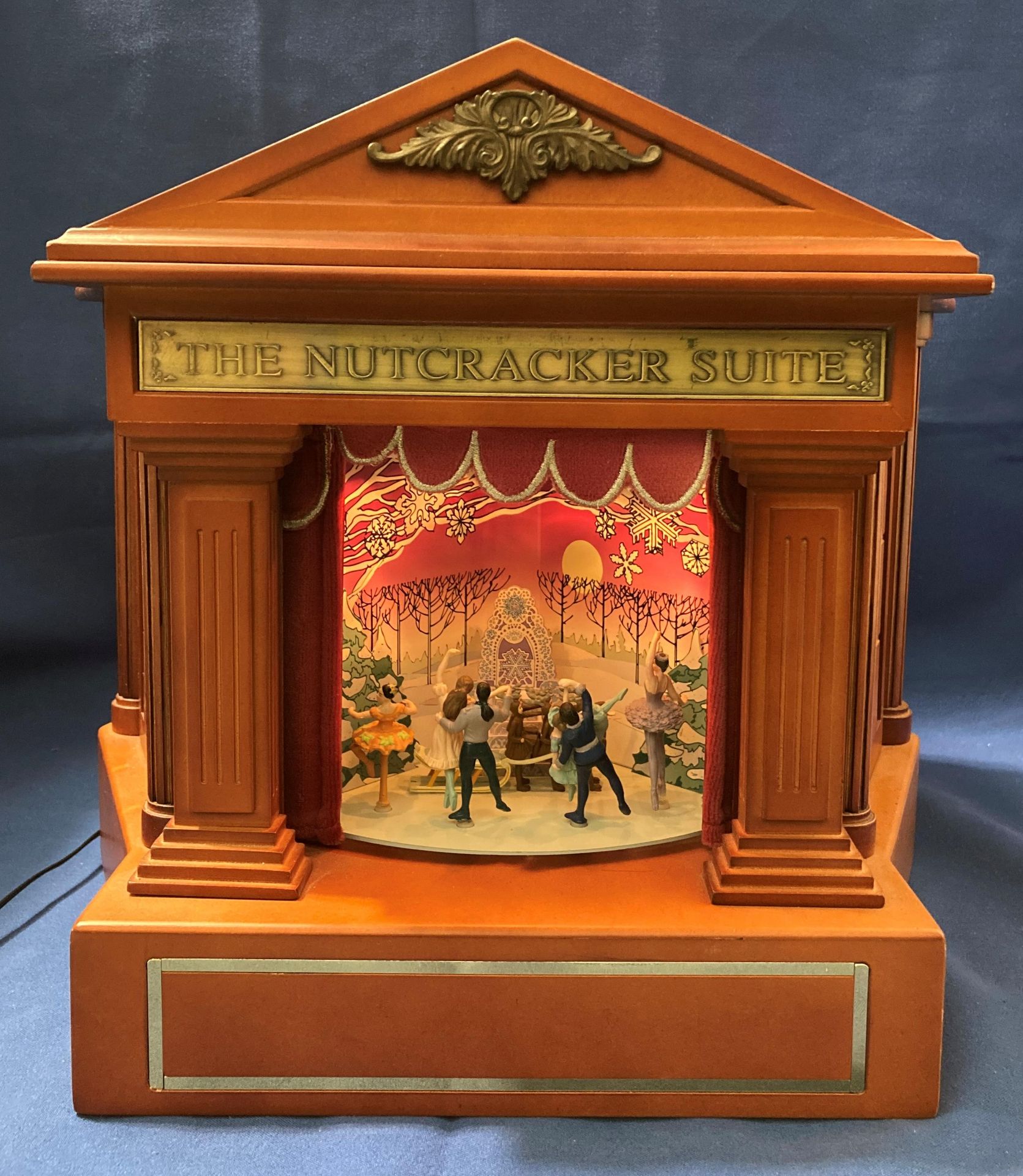 "The Nutcracker Suite" by Mr Christmas a action and musical stage show box 240v - no box 33cm high