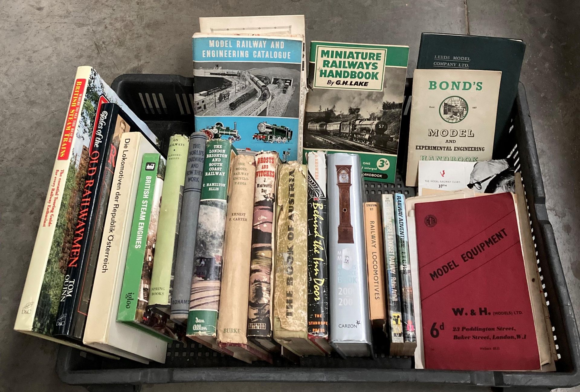Contents to box - Railway related and other books, Hamilton Ellis 'The London,