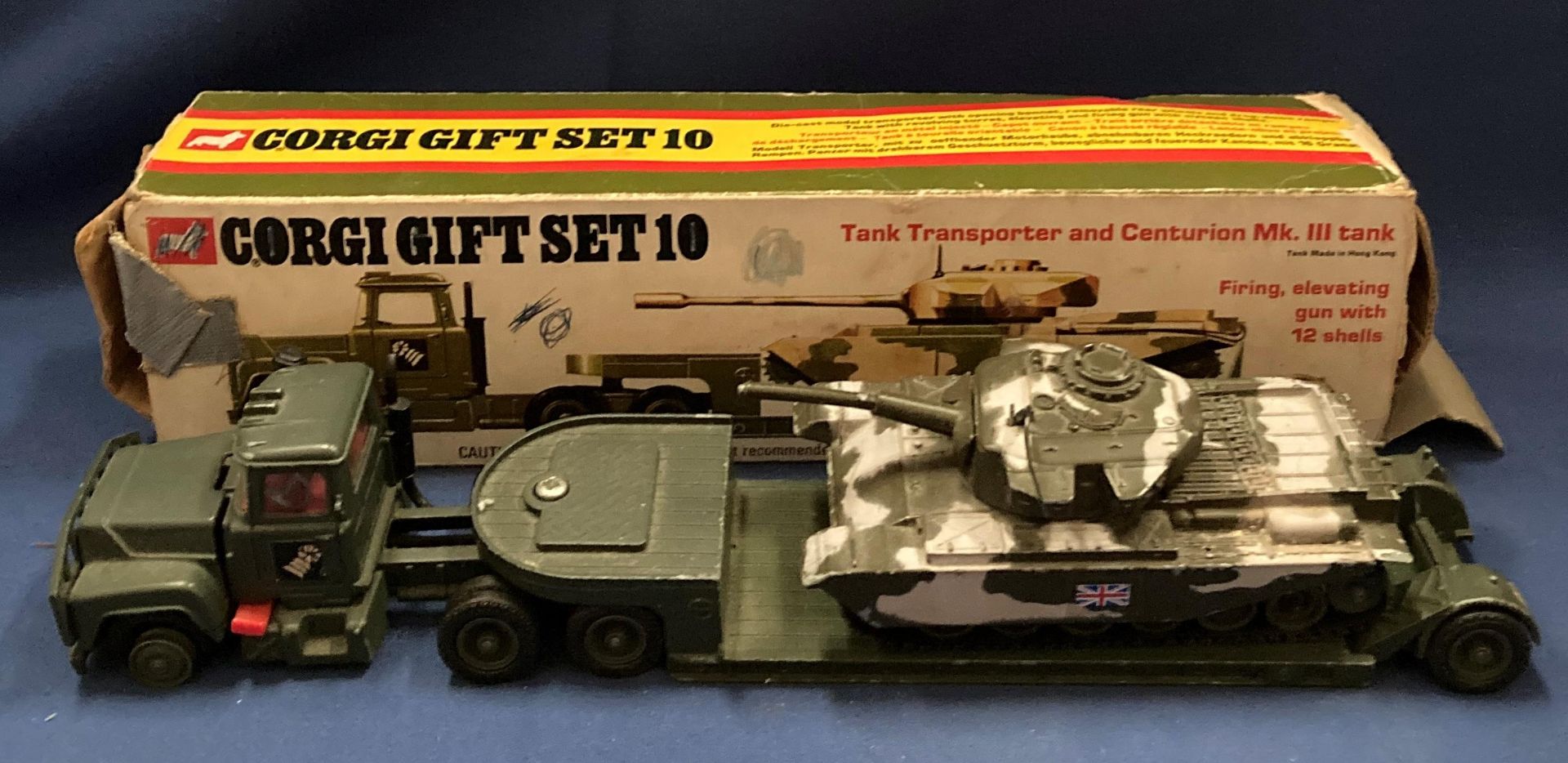 Corgi gift set 10 tank transporter and Centurion MKIII tank in box (box play worn) (S1 glass cab