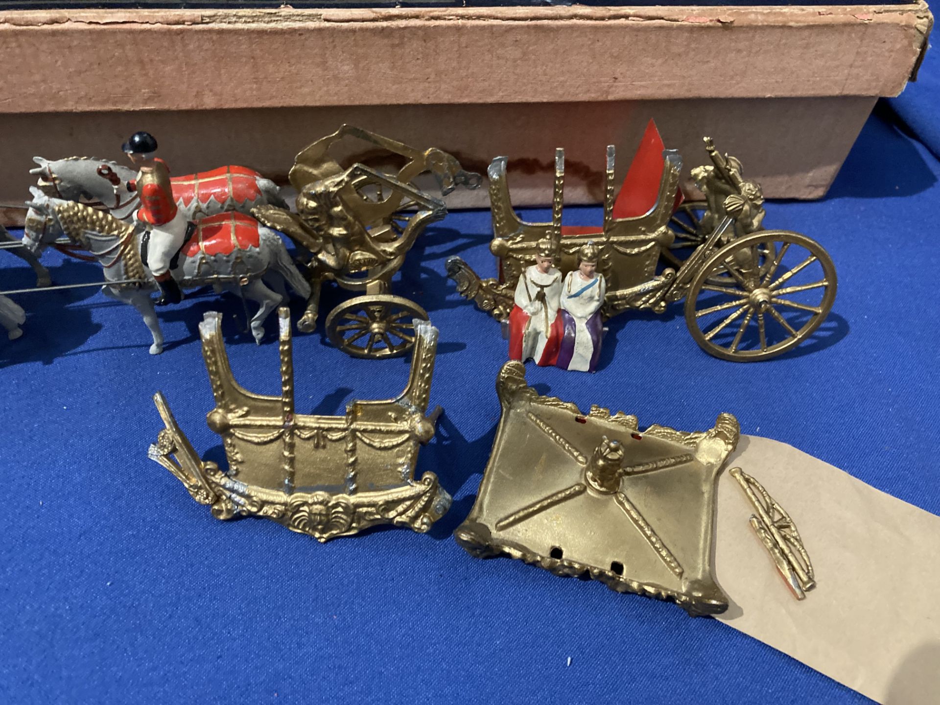 W Britain No:1470 Royal Coronation and carriage and horses in box - damage to carriage and as seen - Image 5 of 6