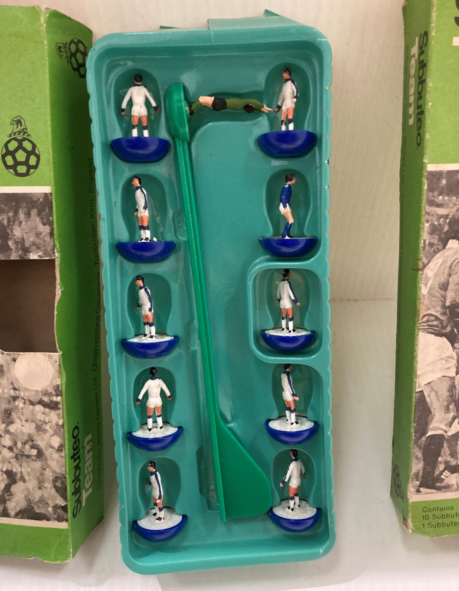 Subbuteo Team 327 West Ham United 2nd including ten players (one player in blue) and goalie in box, - Image 4 of 4