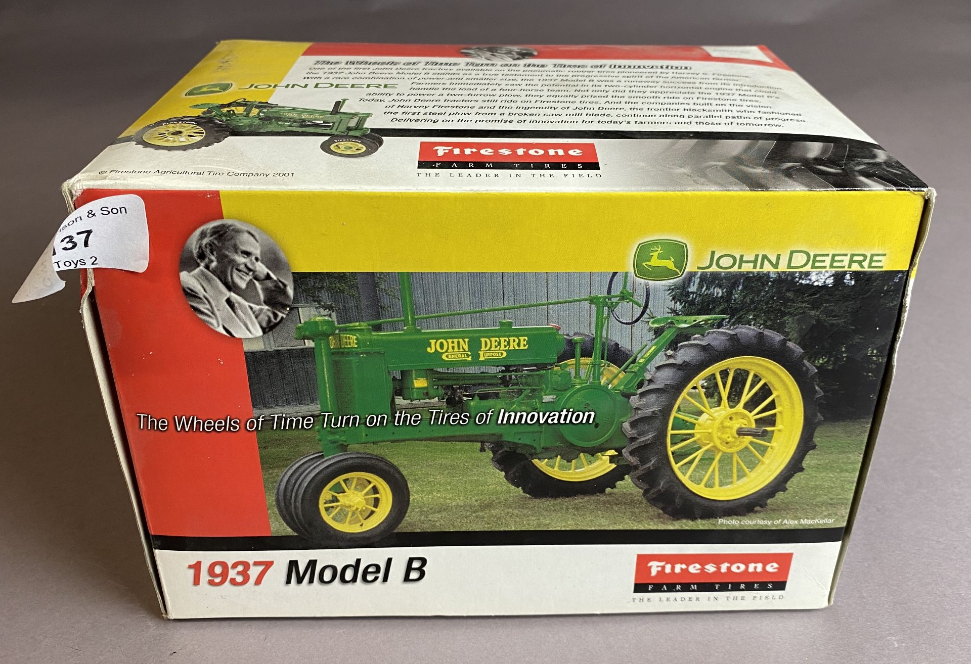 Boxed model John Deere 1937 model B tractor (S3 T5)