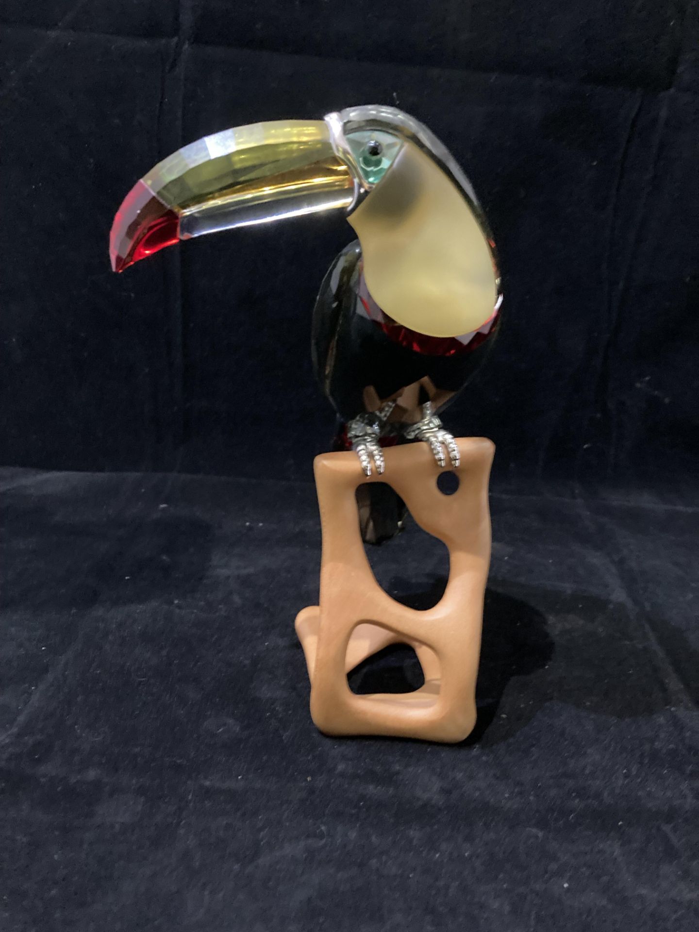A Swarovski Paradise Birds Toucan in black diamond crystal on moulded wood stand 20. - Image 4 of 16