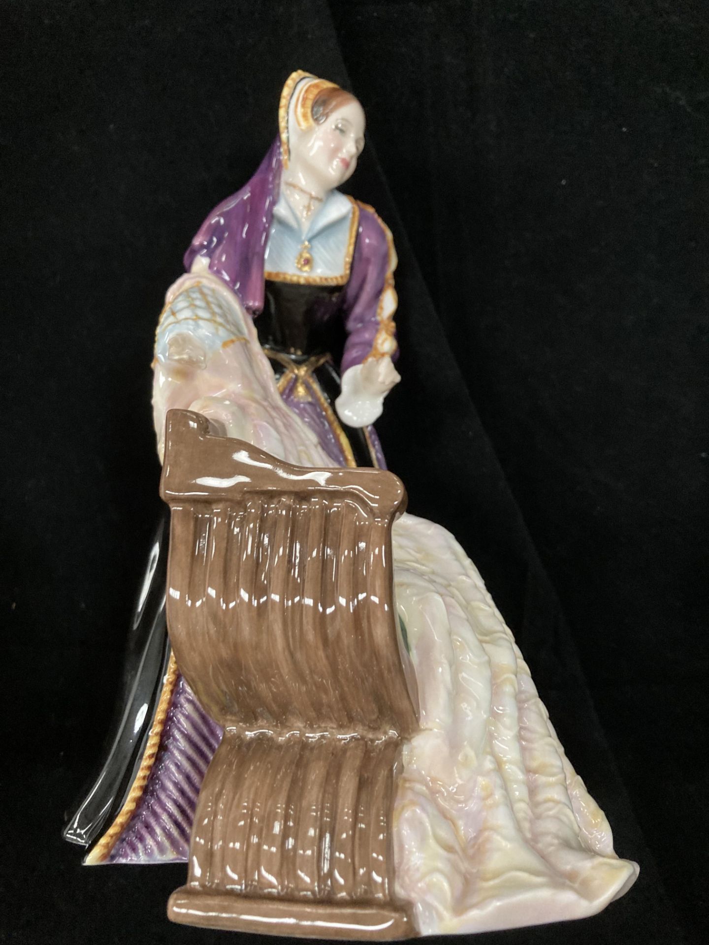 A Royal Doulton Limited Edition figurine of 'Catherine Howard' HN3449 No 40/9500 22. - Image 6 of 6