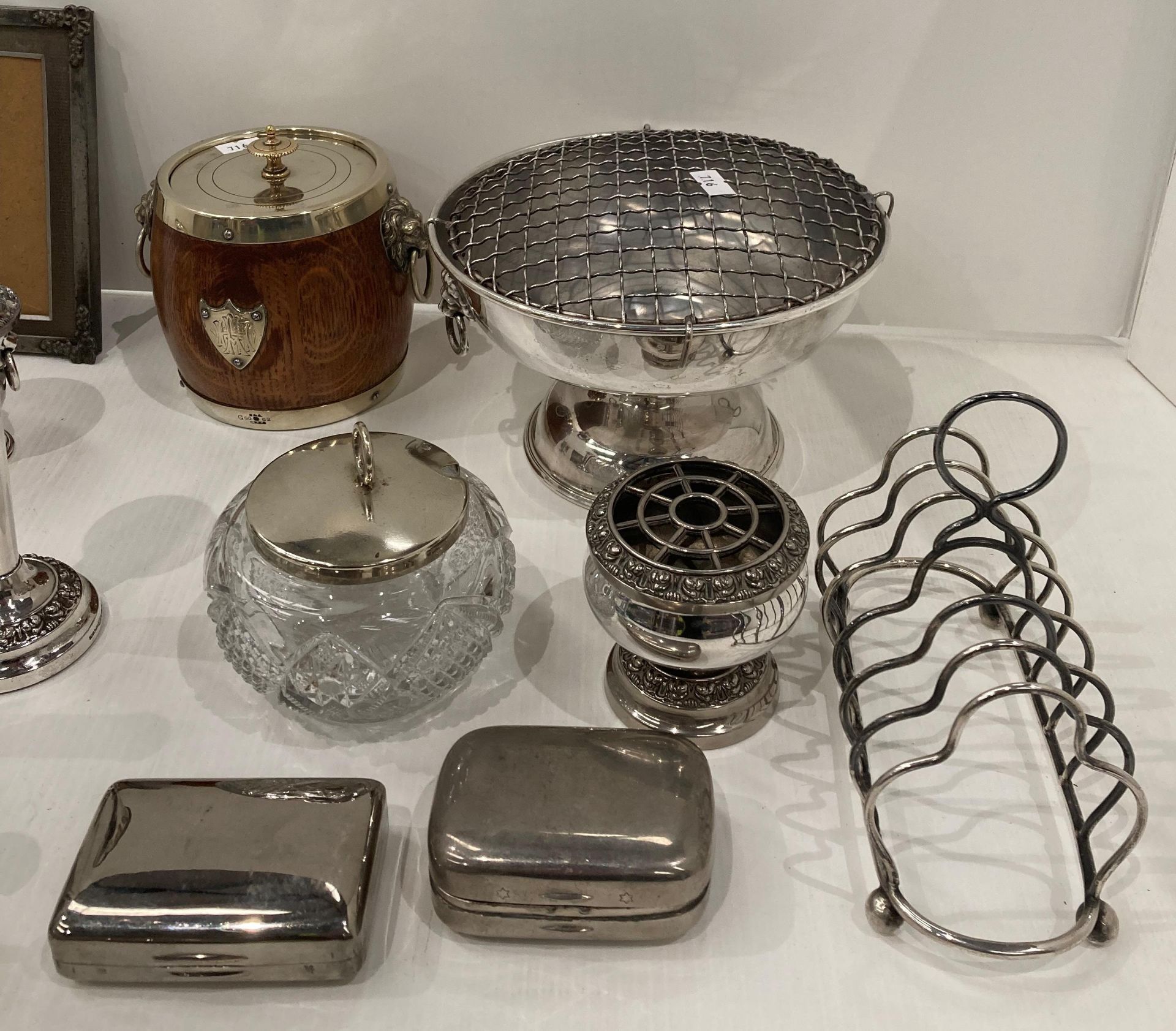 Contents to tray - assorted EPNS items including ice bucket, toast rack, vases, - Image 4 of 4