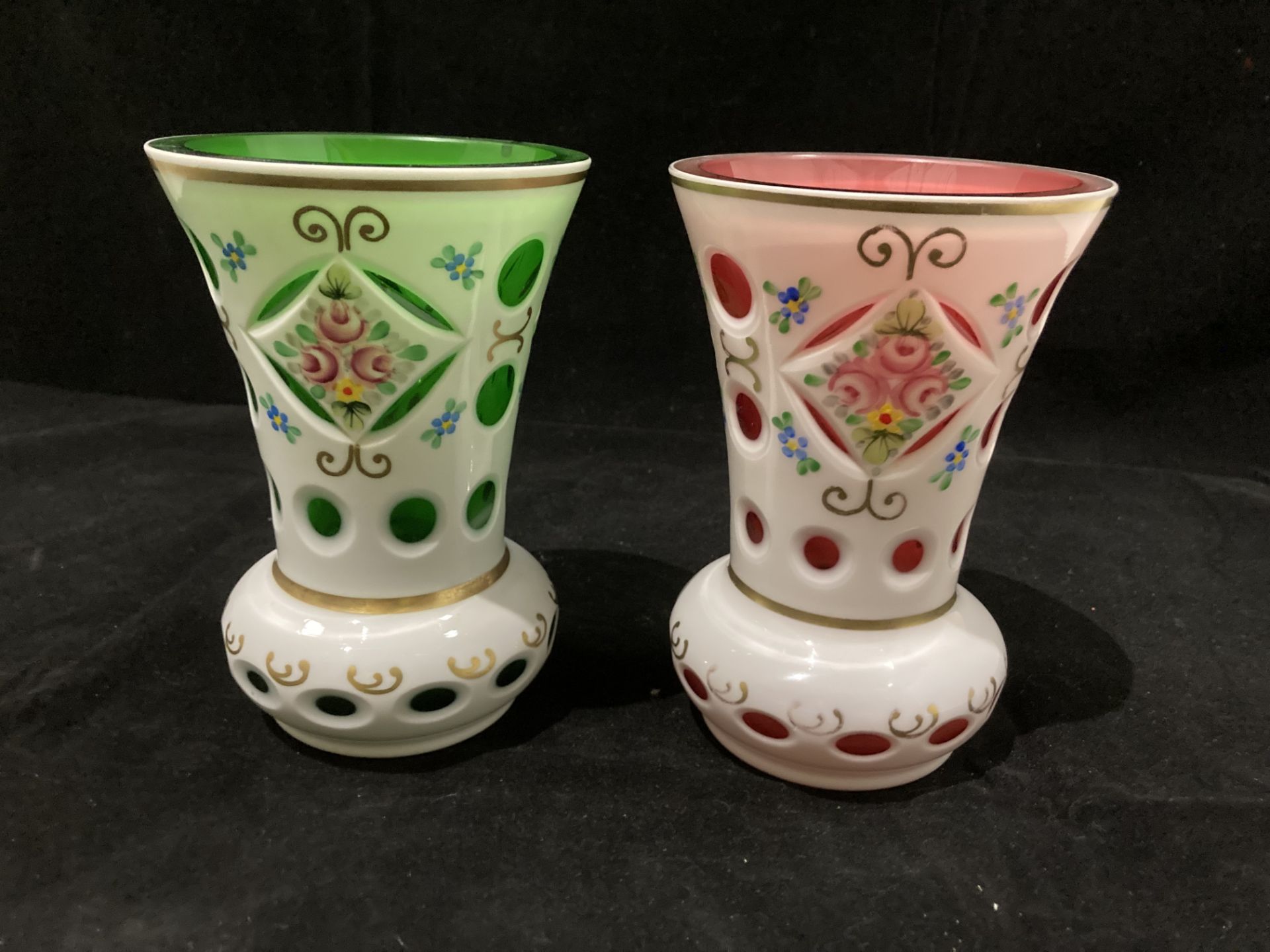 Two white patterned vases, one with green and one with pink glass liners each 14cm high. - Image 4 of 4