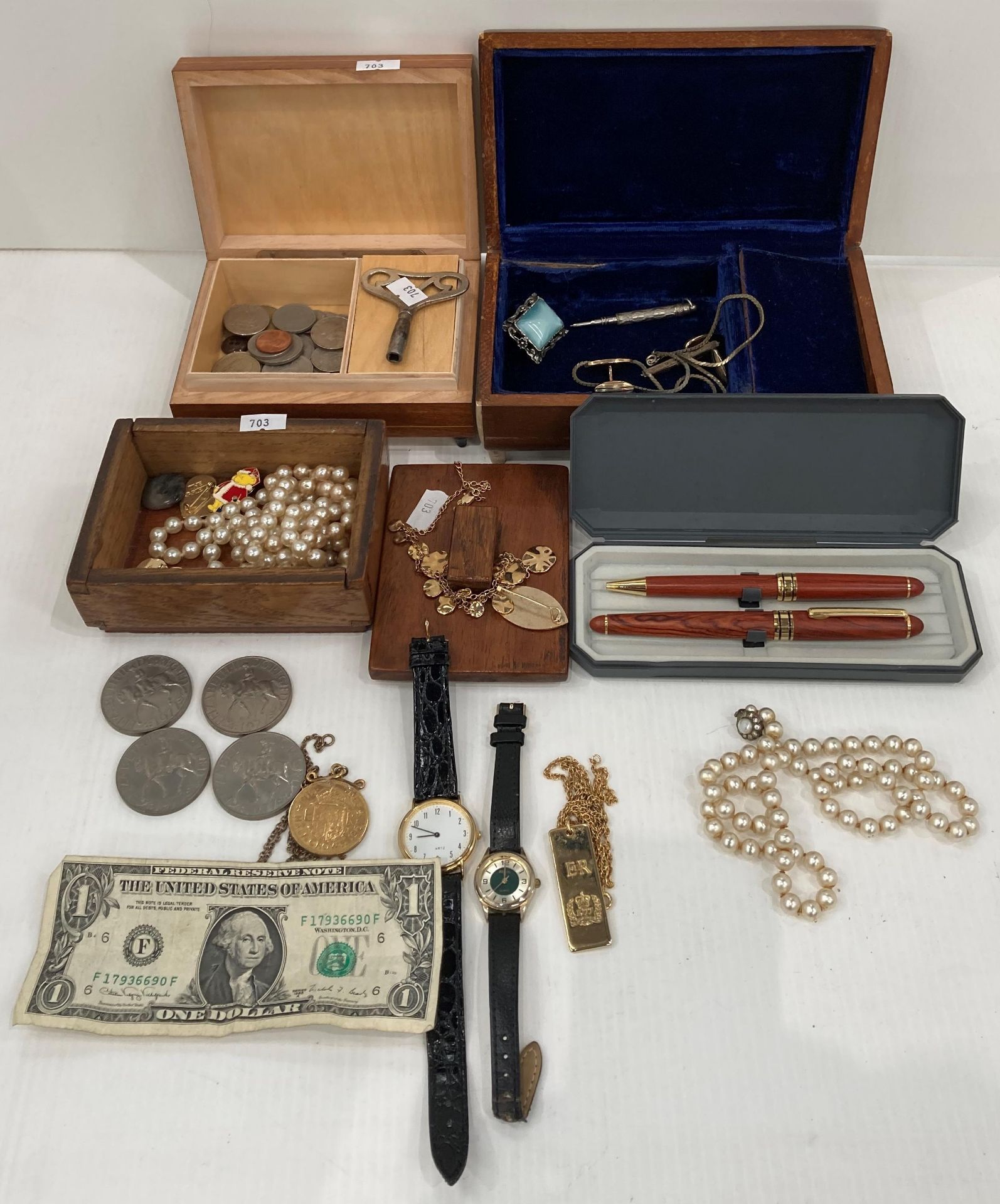 Contents to tray - assorted coins and costume jewellery USA One Dollar bank note,