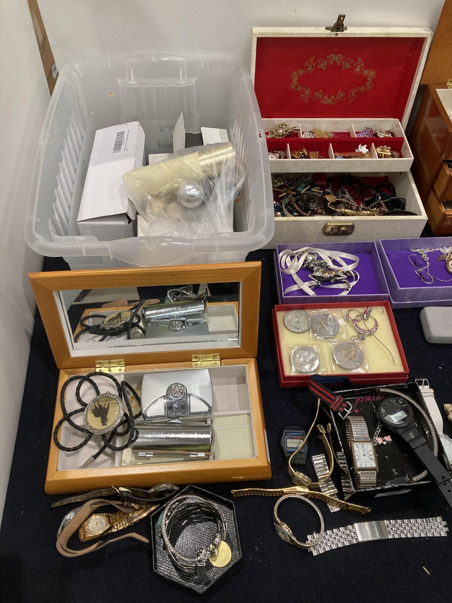 Contents to tray - large quantity of assorted watches, some spares and repairs only, - Image 2 of 5