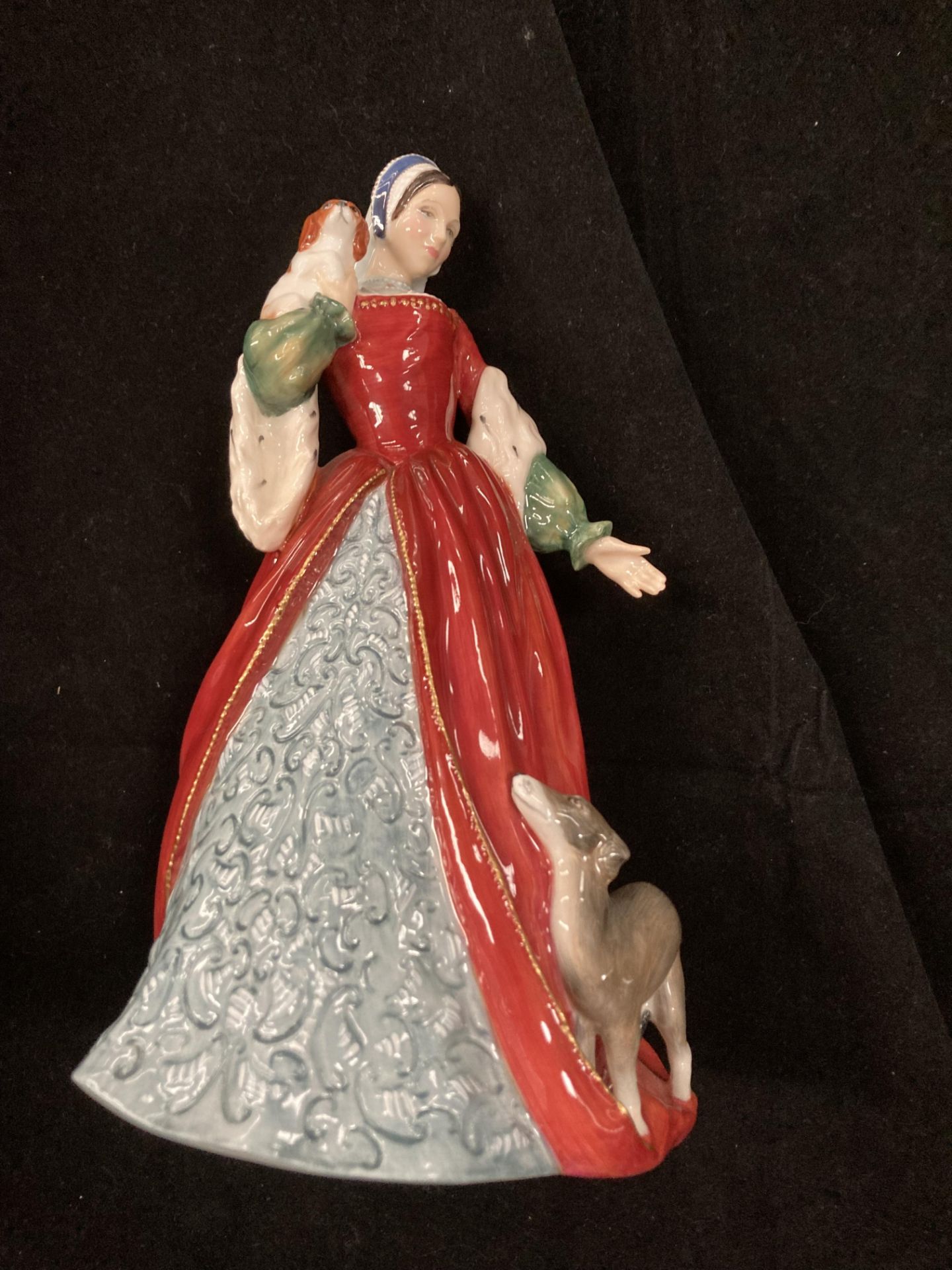 A Royal Doulton Limited Edition fine China figurine of 'Anne Boleyn HN3232' 40/9500 23. - Image 7 of 9