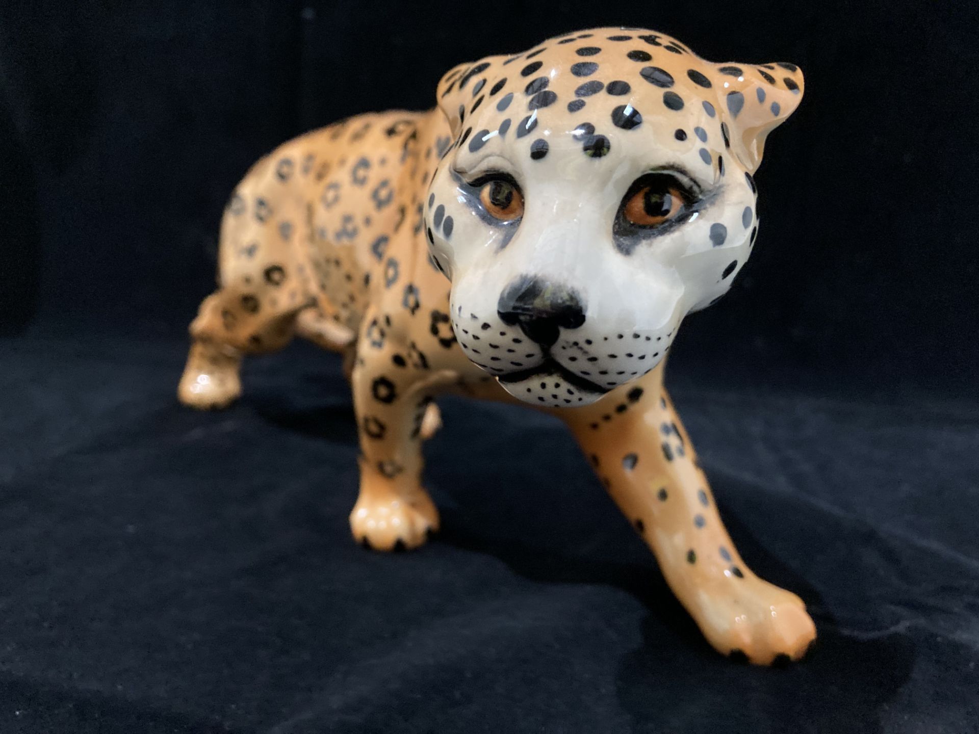 A Beswick leopard no 78? 30cm long - Image 3 of 4