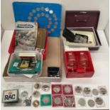 Contents to trays - assorted Royal Commemorative coins including Churchill Crown,