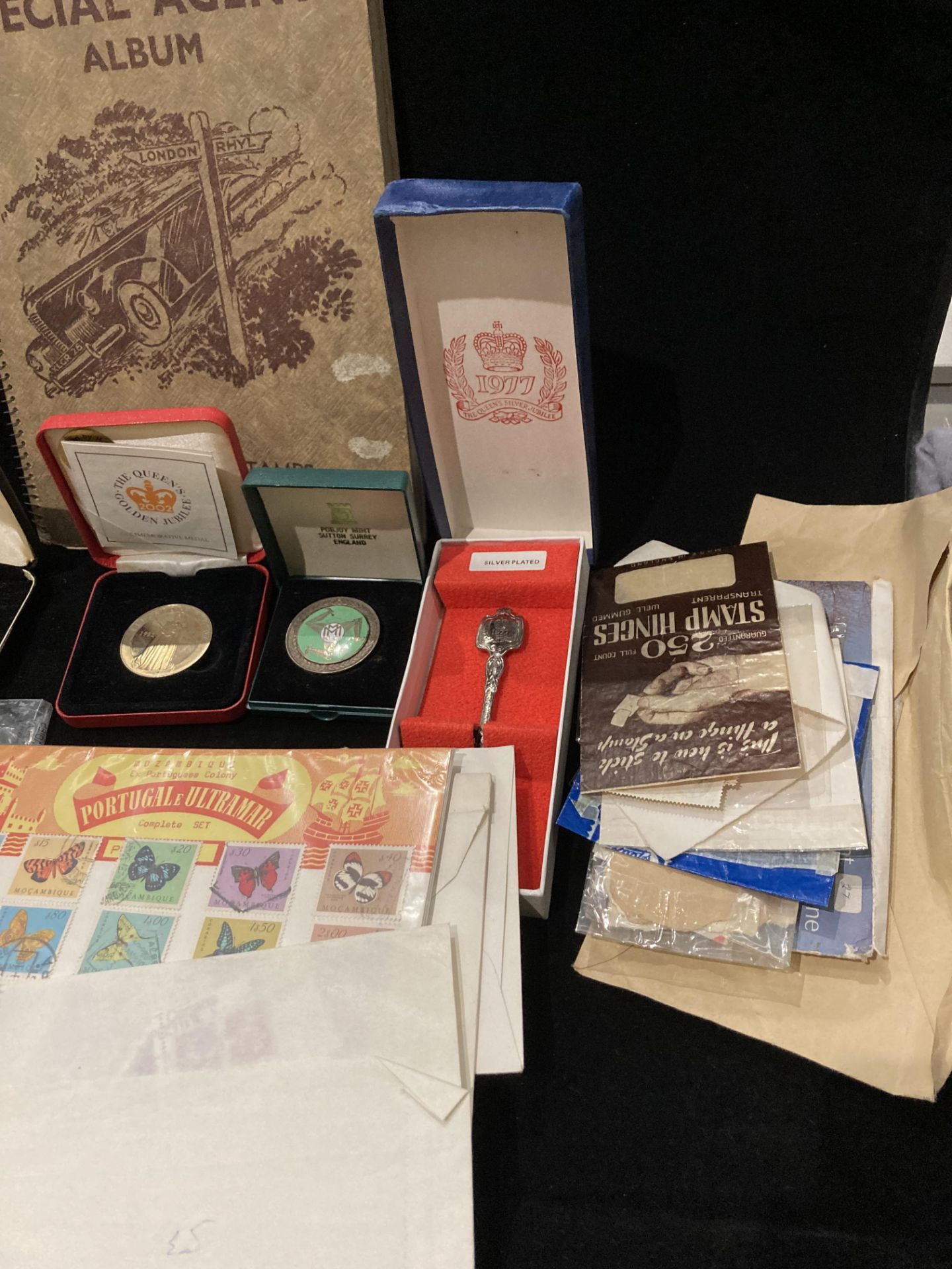 Contents to plastic box - assorted coins and bank notes etc including a small quantity of stamps. - Image 4 of 4