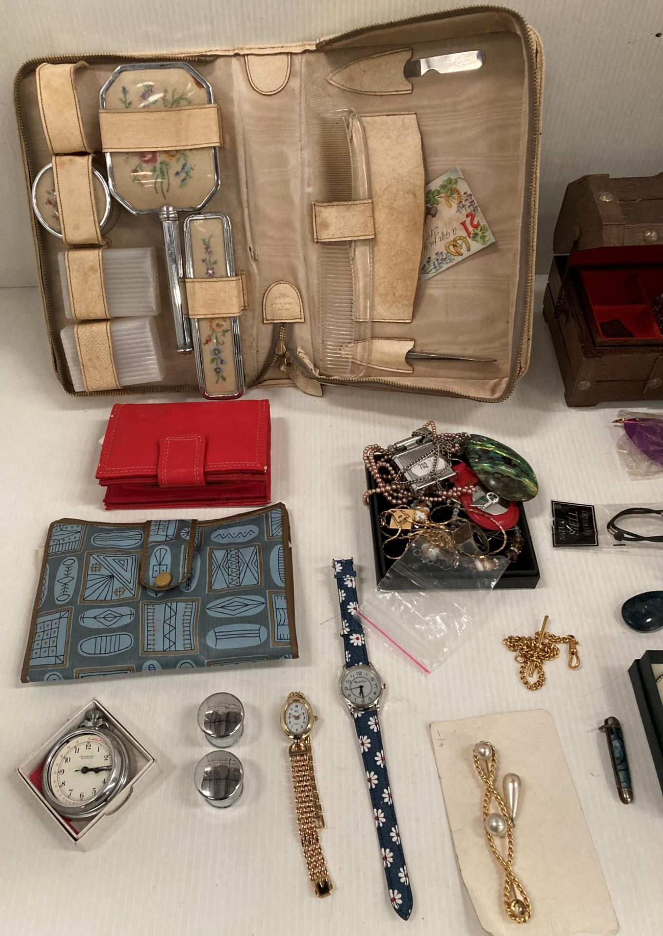 Contents to tray - costume jewellery including necklaces, silver ring, - Image 2 of 3