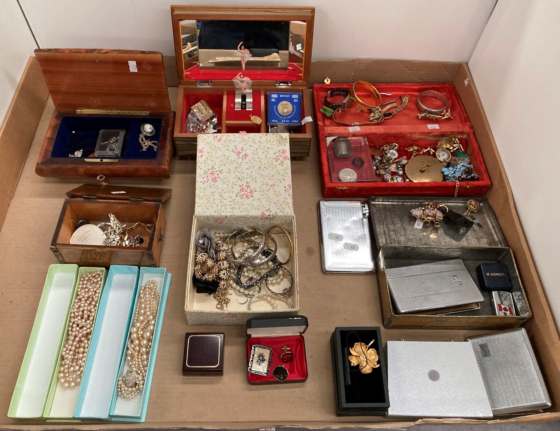 Contents to tray - large quantity of costume jewellery including silver ladies engraved bangle,