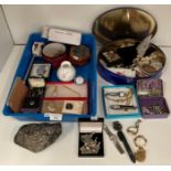 Contents to tray and tin - costume jewellery, silver charm bracelet, silver cat brooch, silver ring,